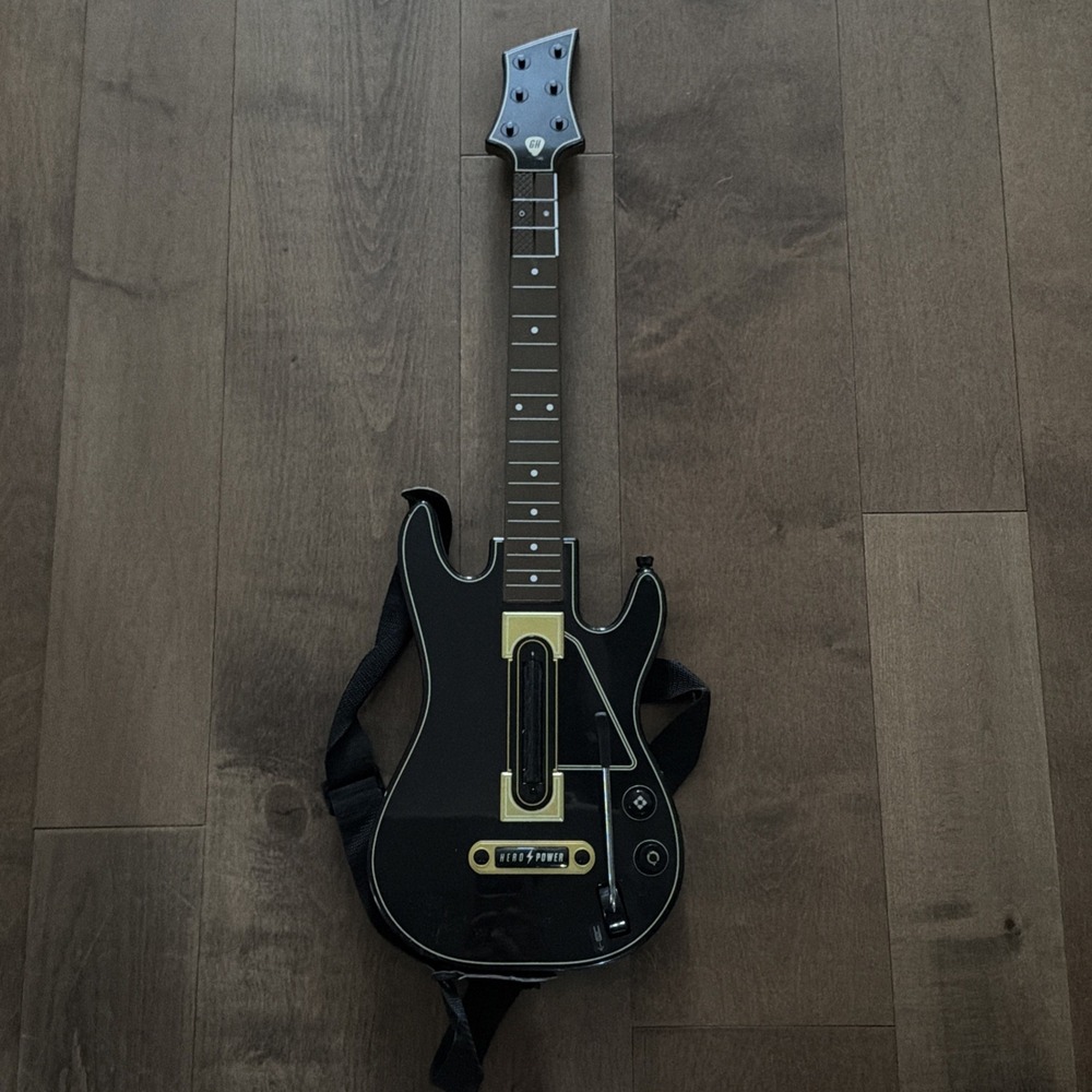 Guitar Hero Live Wireless Guitar Controller with Hero Power No Dongle